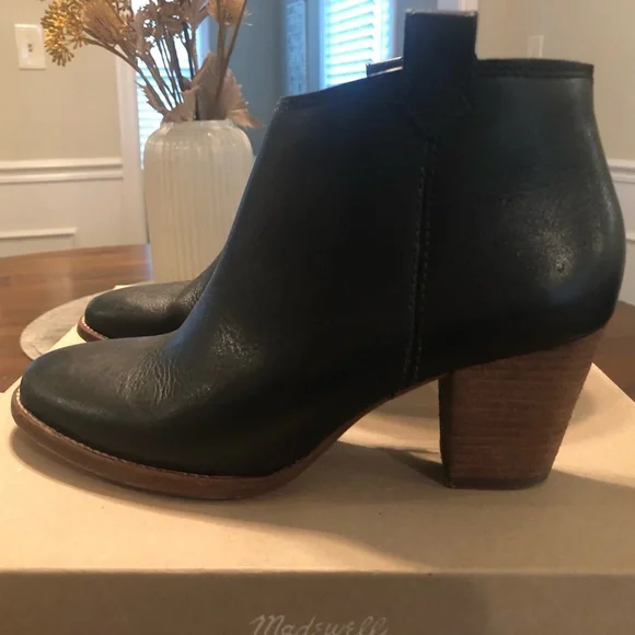 Madewell: Billie Boot in True Black Leather. - Picture 3 of 5